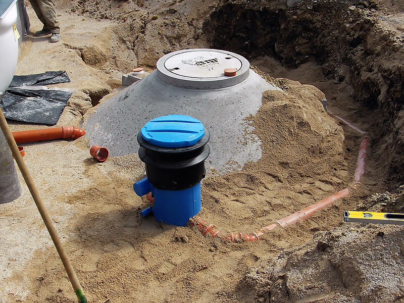 Kanalanschluss und Zisterne neu Kanalanschluss und Zisterne neu